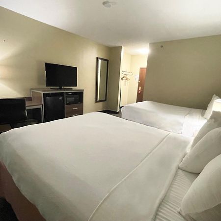 Super 8 By Wyndham St Charles Ξενοδοχείο Saint Charles Εξωτερικό φωτογραφία