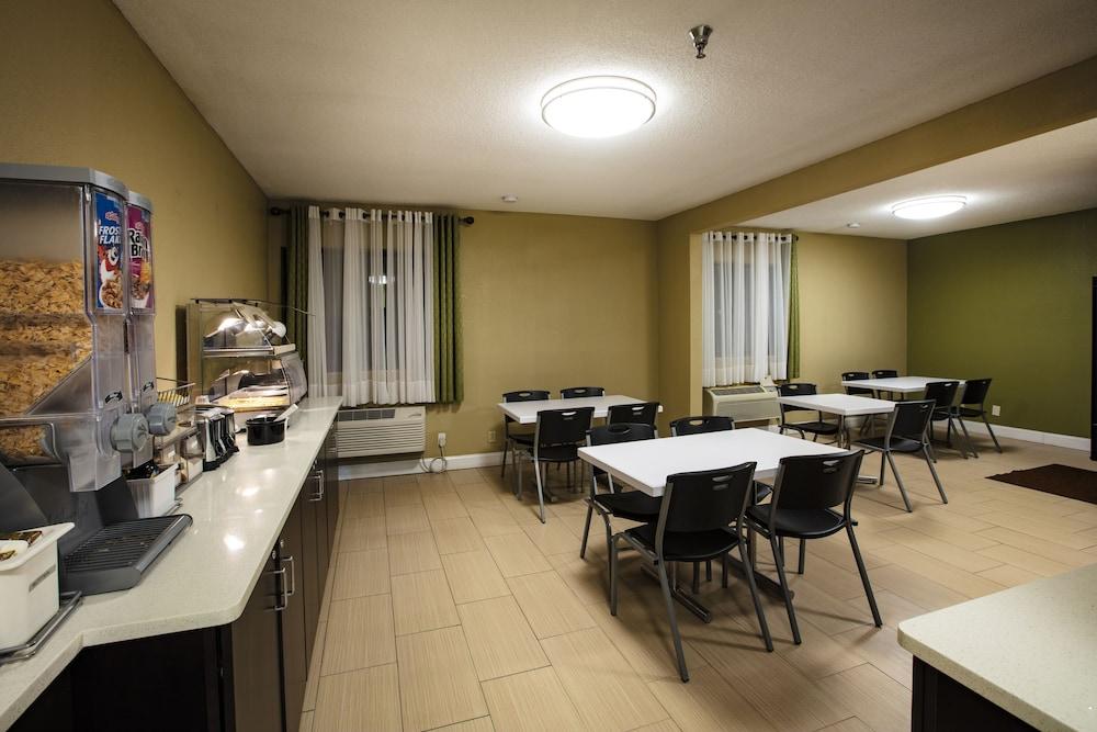 Super 8 By Wyndham St Charles Ξενοδοχείο Saint Charles Εξωτερικό φωτογραφία