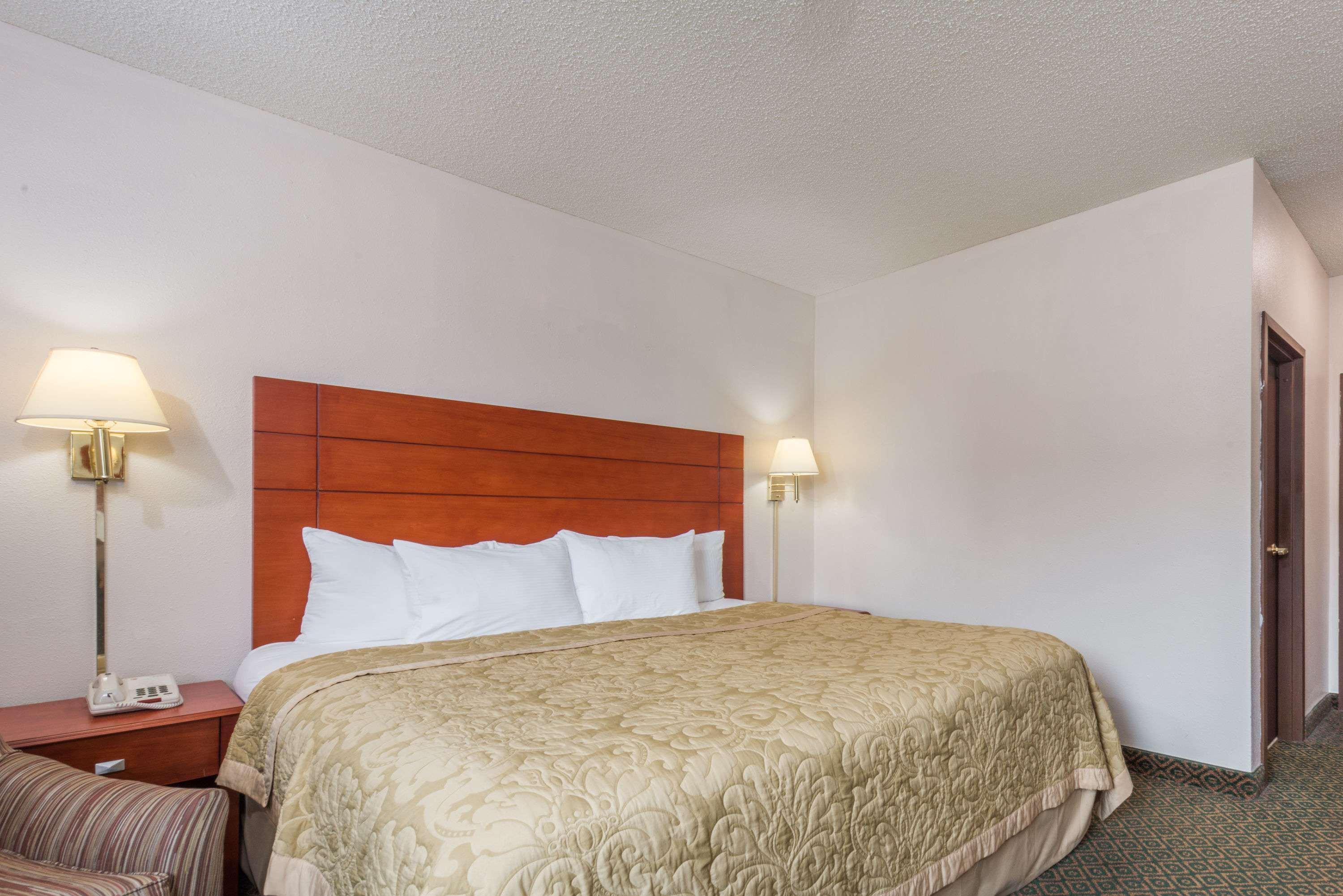 Super 8 By Wyndham St Charles Ξενοδοχείο Saint Charles Εξωτερικό φωτογραφία